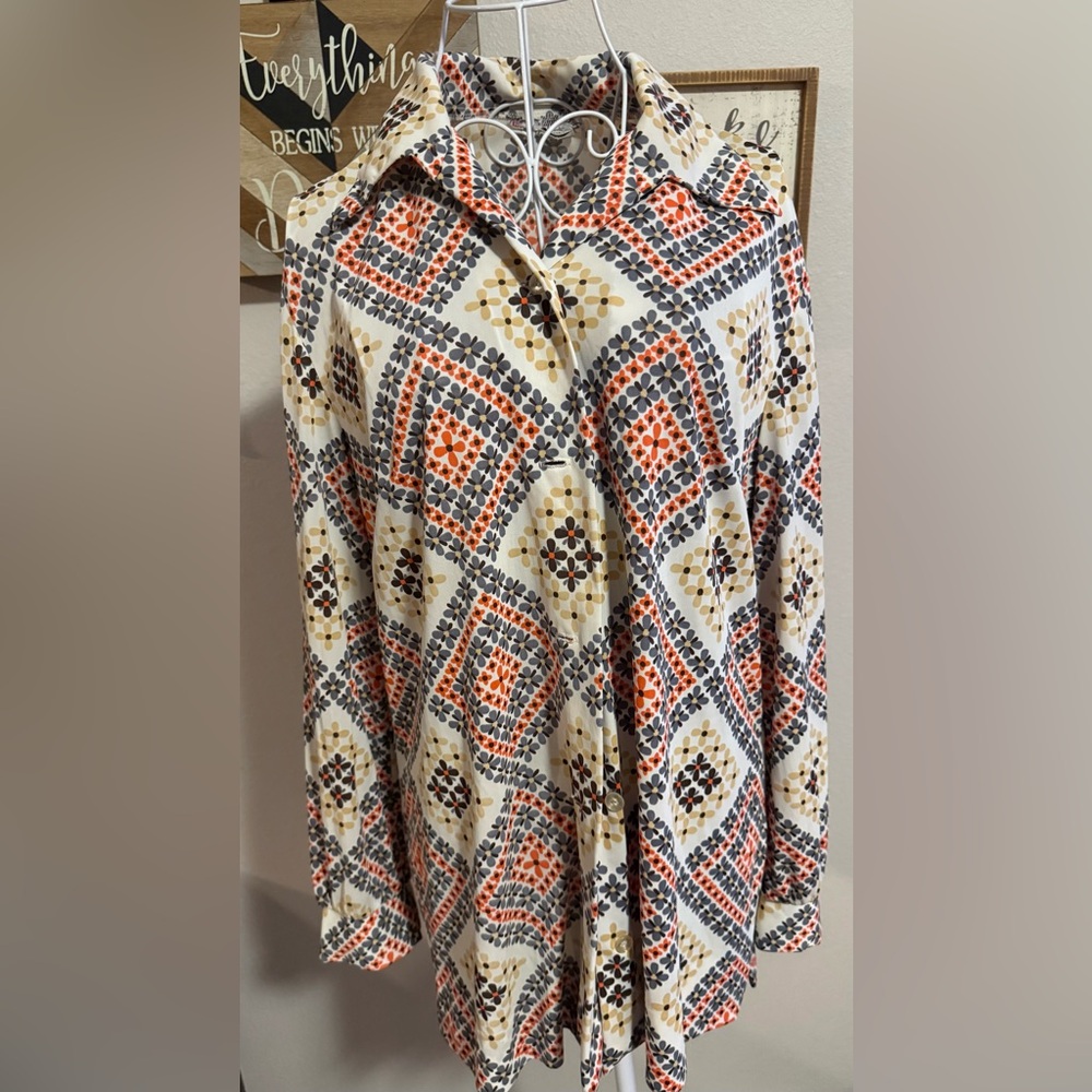 Cream Geo-Print Button-Up Women's Top